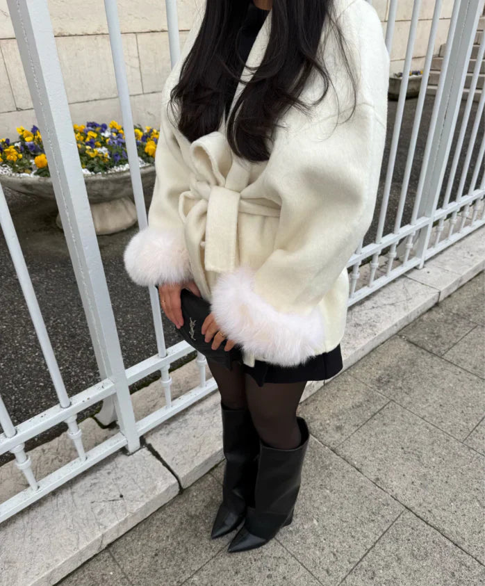 Isabella - Abrigo de lana con detalle de piel en los puños