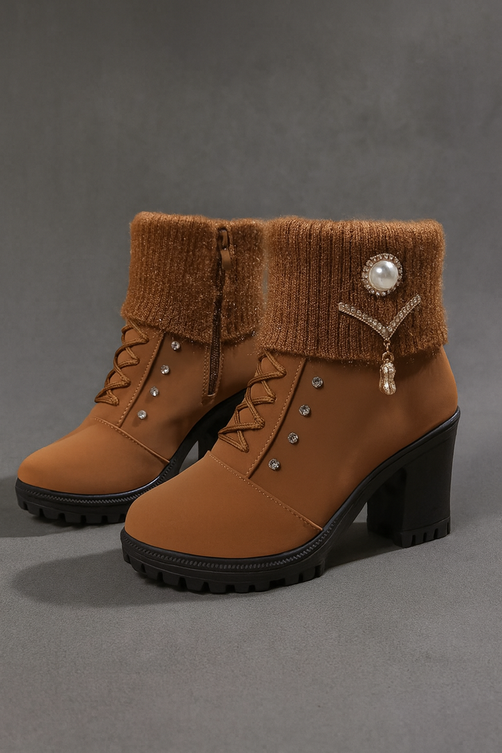 Tania - Botas de tacón grueso con detalle cálido y decorativo