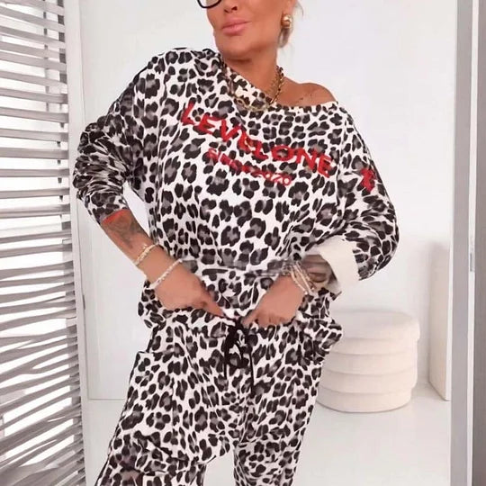 Lara - Conjunto de dos piezas con estampado de leopardo